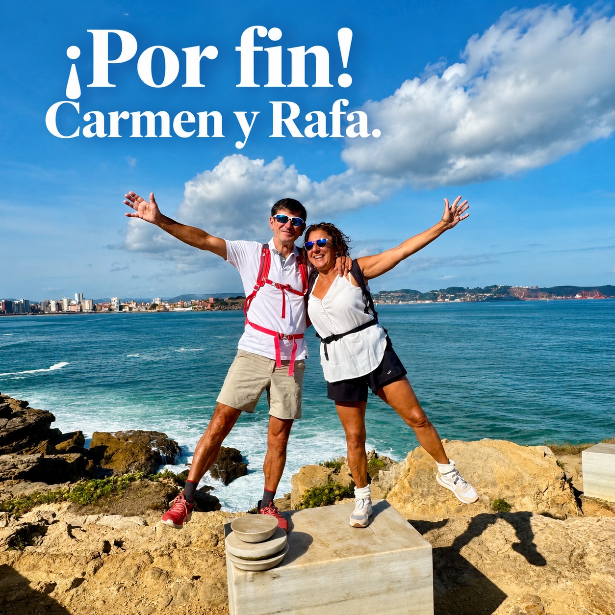Carmen y Rafa juntos frente al mar